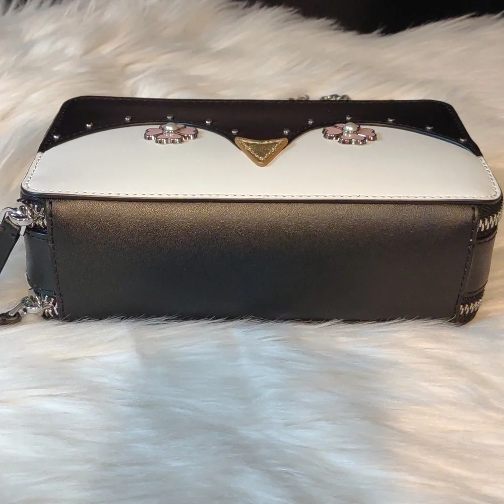 ❤️ Relisted Kate Spade Frosty Penguin Chain Strap Purse - Picture 14 of 15